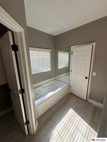 15305 Saratoga Street, Omaha, NE 68116
