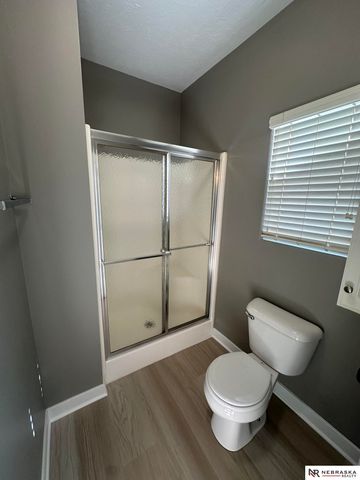 15305 Saratoga Street, Omaha, NE 68116