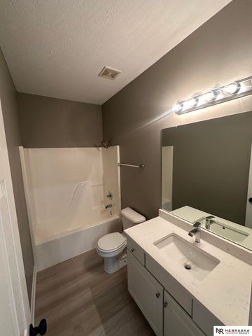 15305 Saratoga Street, Omaha, NE 68116