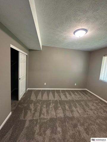 15305 Saratoga Street, Omaha, NE 68116