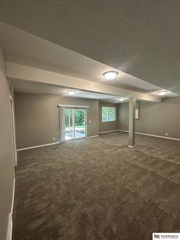 15305 Saratoga Street, Omaha, NE 68116