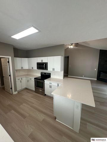 15305 Saratoga Street, Omaha, NE 68116
