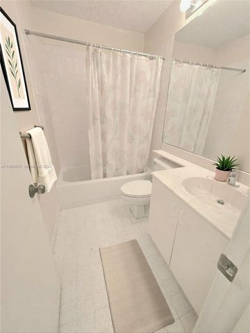 621 NW 205th Ave, Pembroke Pines, FL 33029