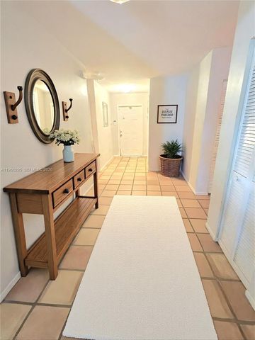 621 NW 205th Ave, Pembroke Pines, FL 33029