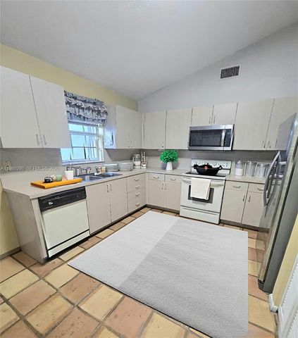 621 NW 205th Ave, Pembroke Pines, FL 33029