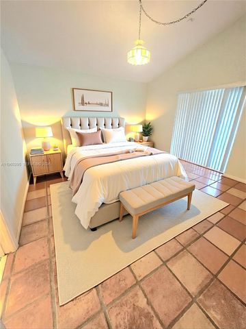 621 NW 205th Ave, Pembroke Pines, FL 33029