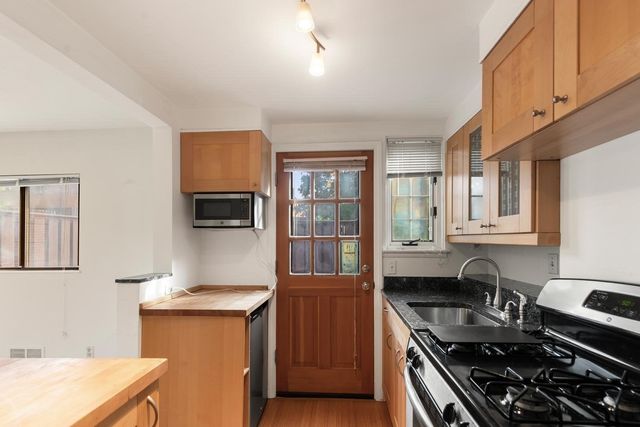 14 Grant Ave 14, Watertown, MA 02472
