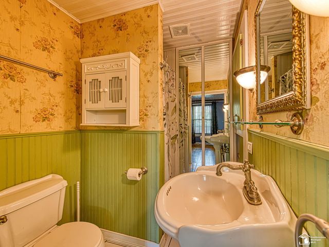 422 E 1st Street, Monroe, MI 48161