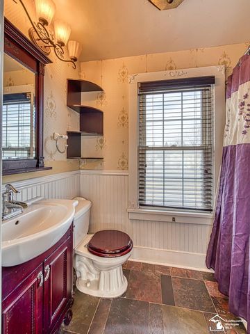 422 E 1st Street, Monroe, MI 48161