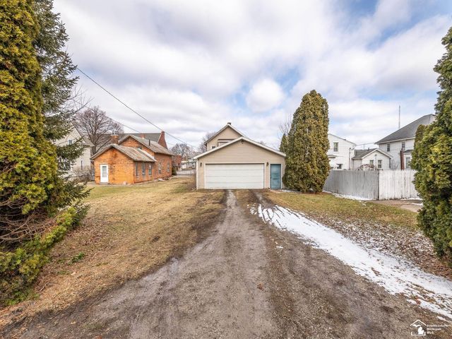 422 E 1st Street, Monroe, MI 48161