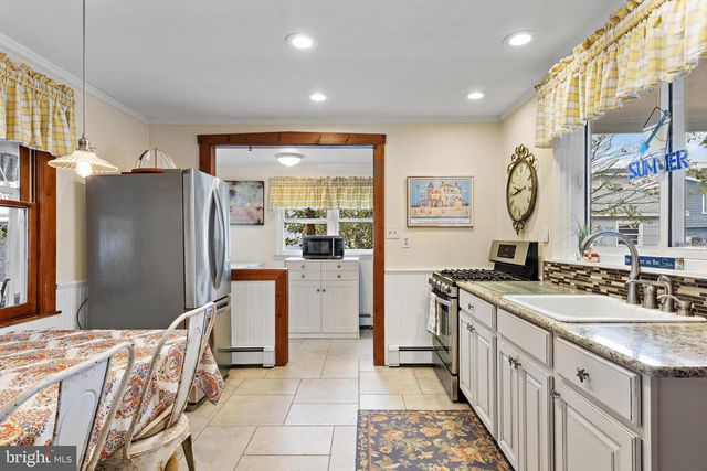 276 N 11TH ST, Surf City, NJ 08008