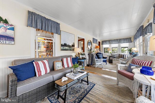 276 N 11TH ST, Surf City, NJ 08008