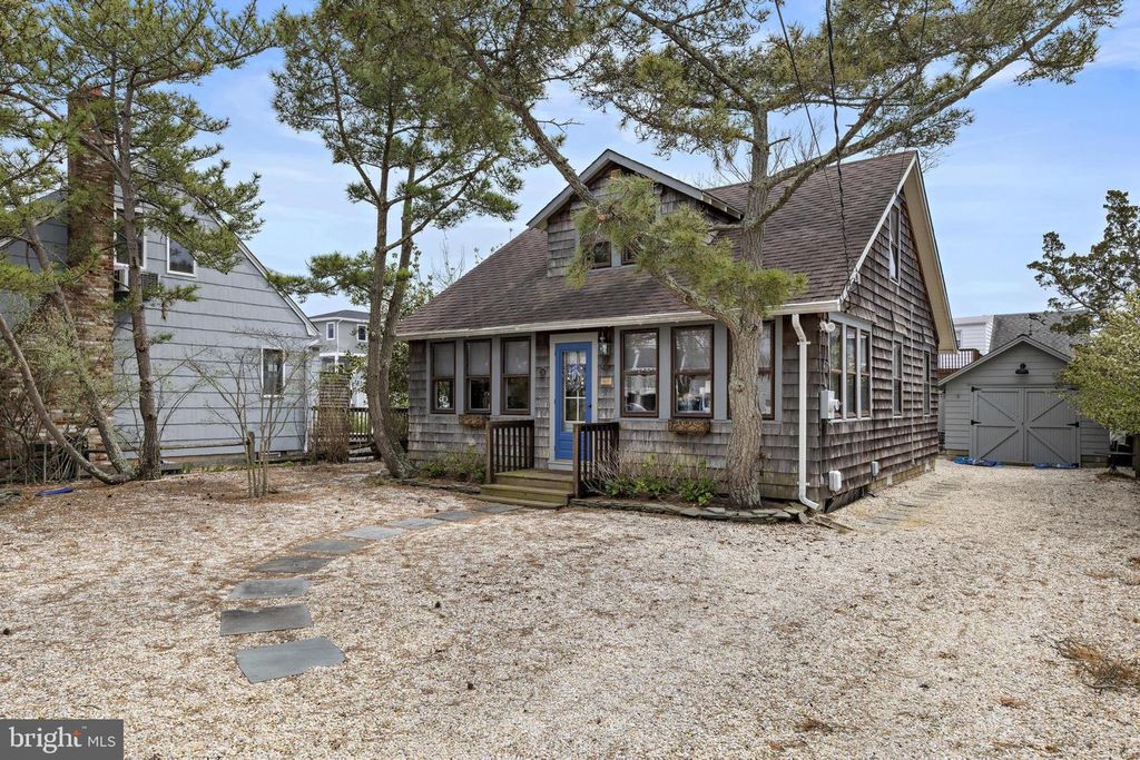 276 N 11TH ST, Surf City, NJ 08008