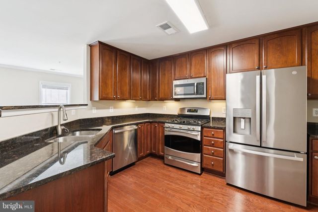 2807 CHINKAPIN OAK LN, Woodbridge, VA 22191