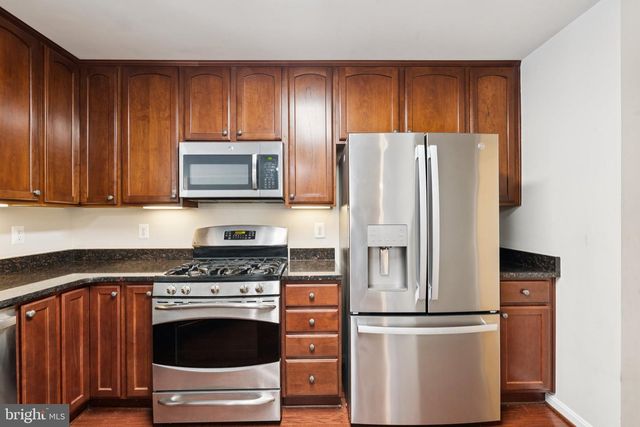 2807 CHINKAPIN OAK LN, Woodbridge, VA 22191