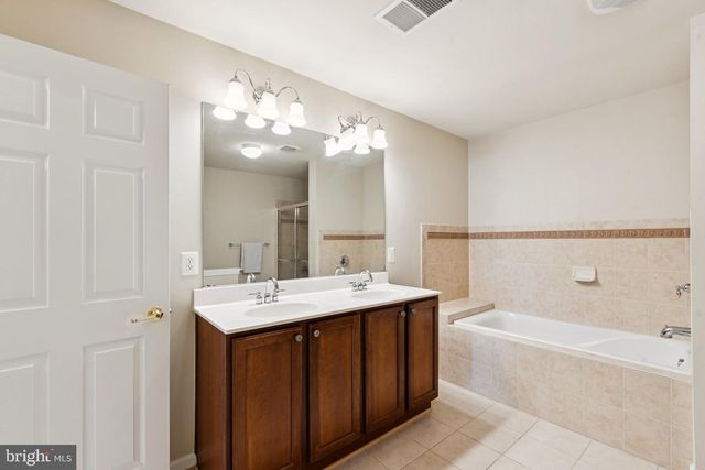 2807 CHINKAPIN OAK LN, Woodbridge, VA 22191