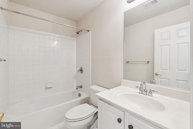 2807 CHINKAPIN OAK LN, Woodbridge, VA 22191