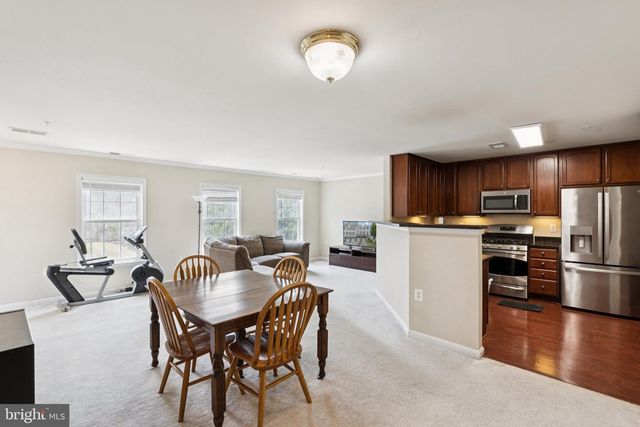 2807 CHINKAPIN OAK LN, Woodbridge, VA 22191