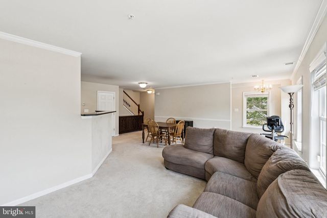 2807 CHINKAPIN OAK LN, Woodbridge, VA 22191