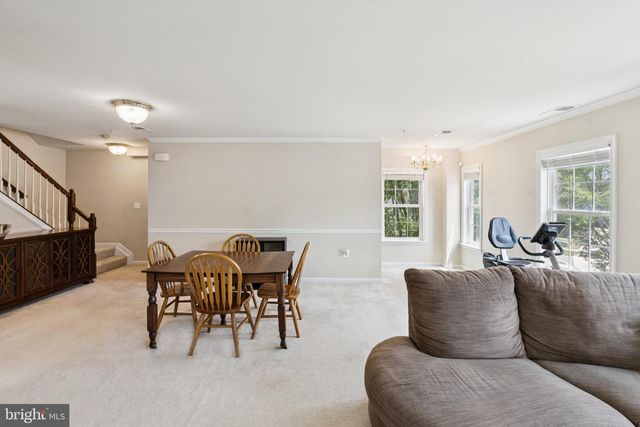 2807 CHINKAPIN OAK LN, Woodbridge, VA 22191