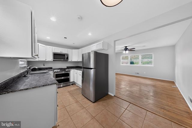 714 S HARMONY RD, Newark, DE 19713