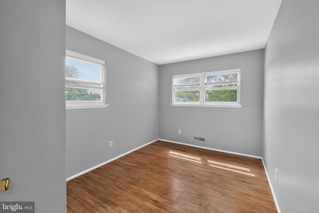 714 S HARMONY RD, Newark, DE 19713