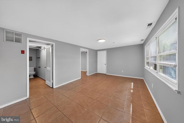 714 S HARMONY RD, Newark, DE 19713