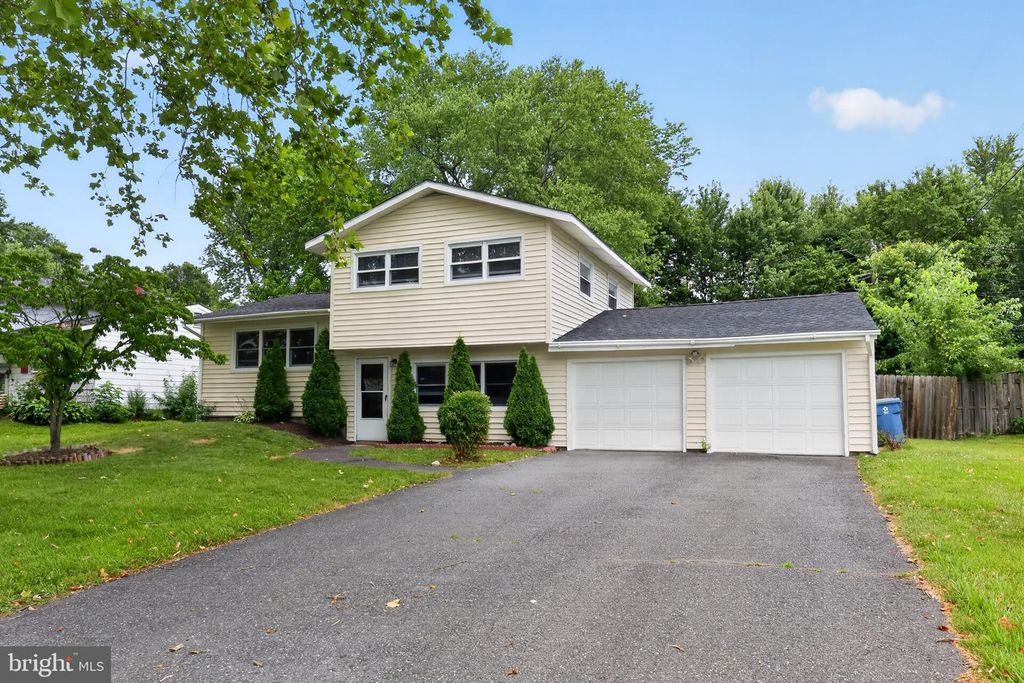 714 S HARMONY RD, Newark, DE 19713