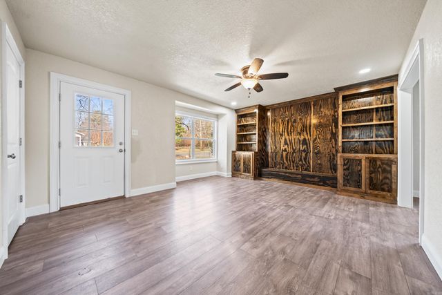 401 W St Louis Street, Hot Springs, AR 71913