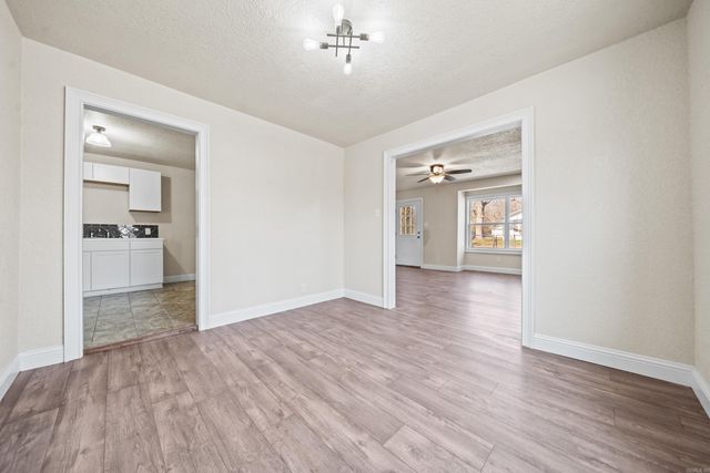 401 W St Louis Street, Hot Springs, AR 71913