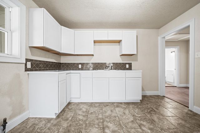 401 W St Louis Street, Hot Springs, AR 71913