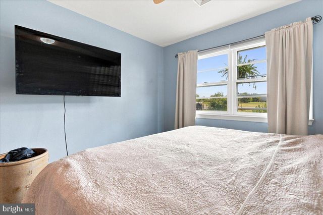 1810 CHAPEL RD, Middletown, VA 22645