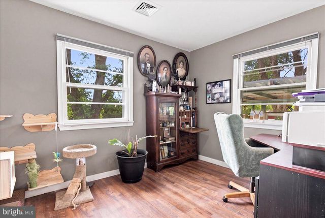 1810 CHAPEL RD, Middletown, VA 22645