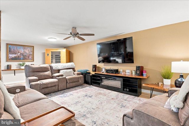 1810 CHAPEL RD, Middletown, VA 22645