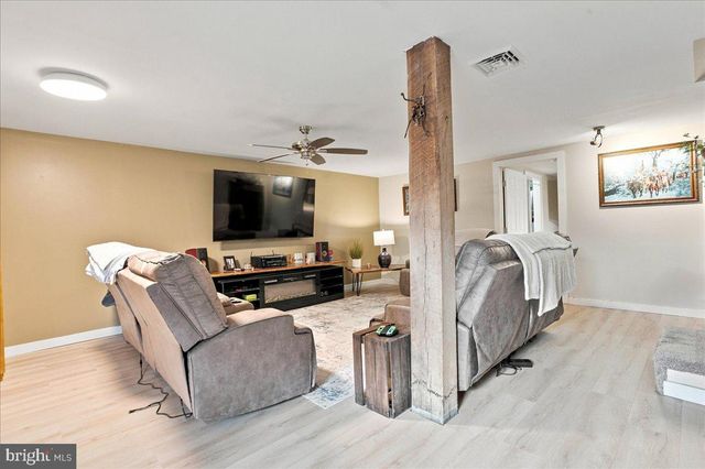 1810 CHAPEL RD, Middletown, VA 22645