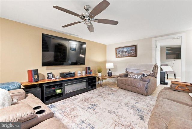 1810 CHAPEL RD, Middletown, VA 22645