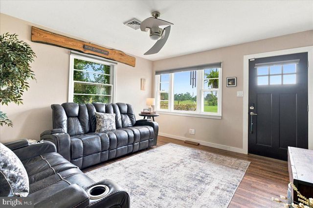 1810 CHAPEL RD, Middletown, VA 22645