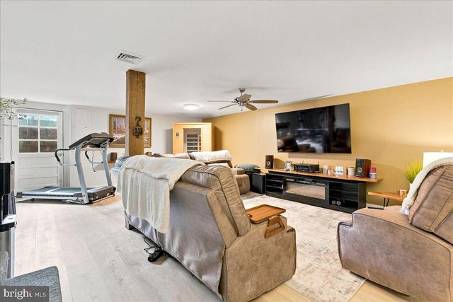 1810 CHAPEL RD, Middletown, VA 22645
