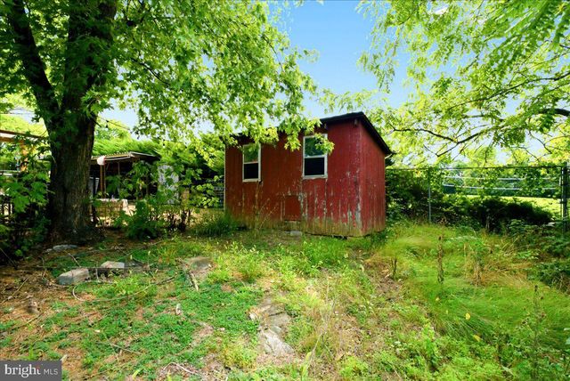 1810 CHAPEL RD, Middletown, VA 22645