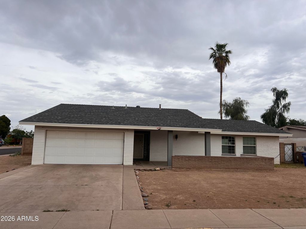 4148 W CARON Street, Phoenix, AZ 85051