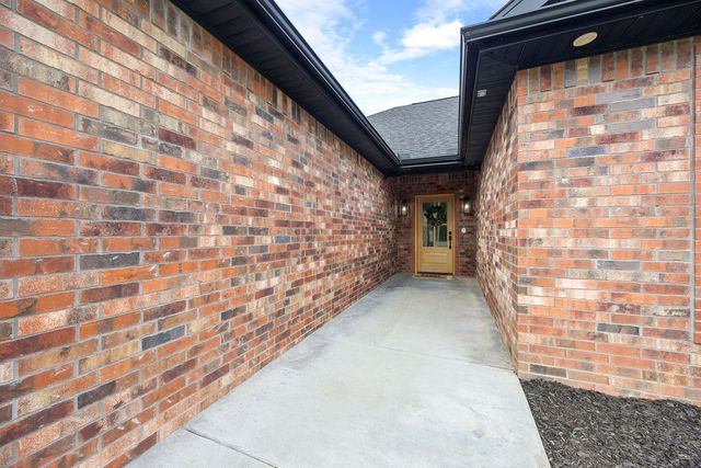 34 S Cheshnut Drive, Bella Vista, AR 72714