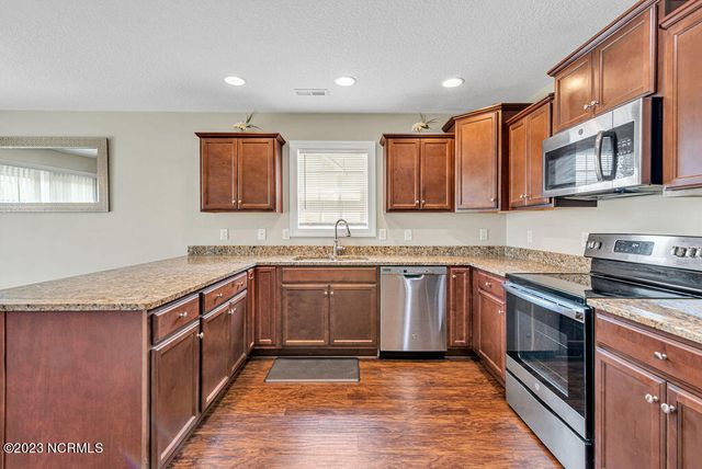 293 Crossroads Store Drive, Jacksonville, NC 28546