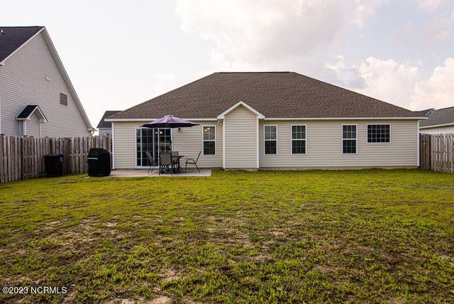 293 Crossroads Store Drive, Jacksonville, NC 28546