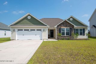 293 Crossroads Store Drive, Jacksonville, NC 28546
