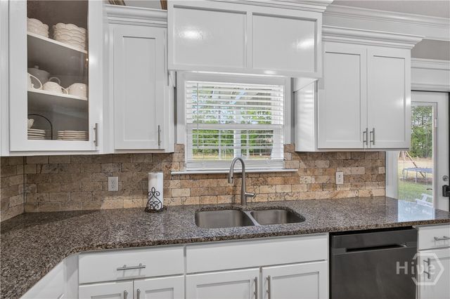 399 Palmer Place Lane NE, Ludowici, GA 31316