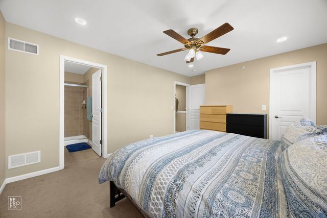 706 E Wing Street, Arlington Heights, IL 60004