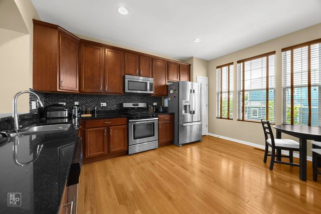 706 E Wing Street, Arlington Heights, IL 60004