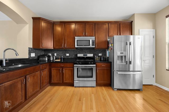 706 E Wing Street, Arlington Heights, IL 60004