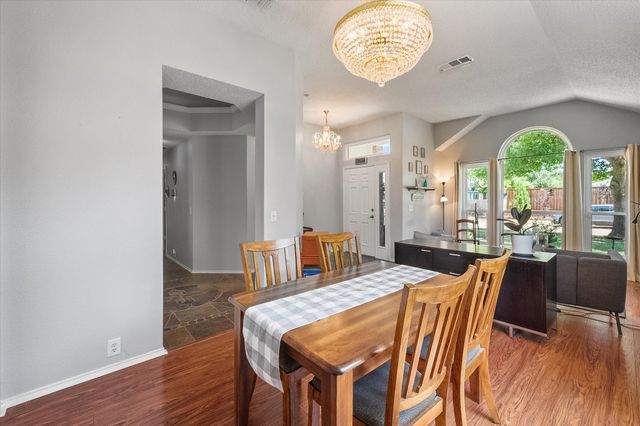 704 Oakridge Drive, Lake Dallas, TX 75065