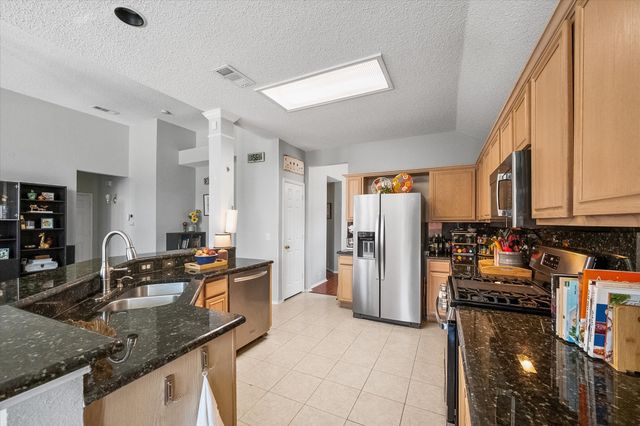 704 Oakridge Drive, Lake Dallas, TX 75065